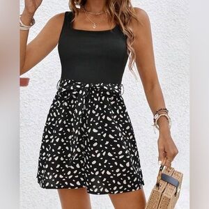 Black and White Patterned Women's Romper/ Shorts size 4(Small)